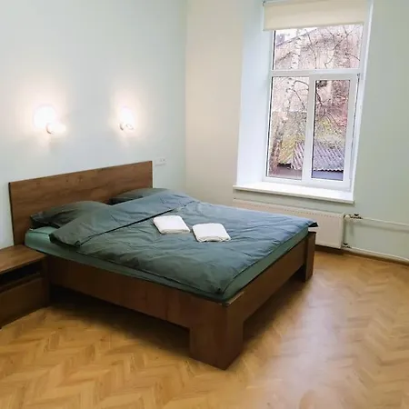 Modern Flat By Lukiskiu Square Apartman *